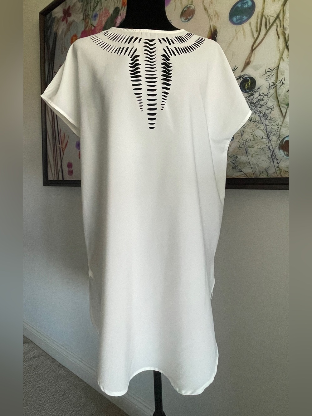 Zara White Short-Sleeve Tunic with Cutout Detail